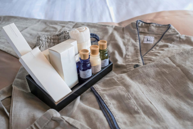 海辺の日常に溶け込む一棟貸しの古民家の宿「日本色」