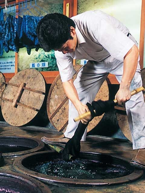 「民芸伊予かすり会館」で製作体験をしよう