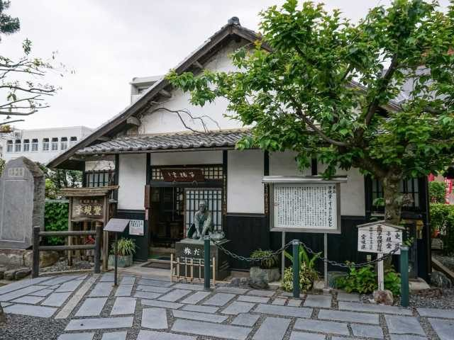 【愛媛観光×松山の文学スポット】子規の旧宅を模した文学資料館「子規堂」