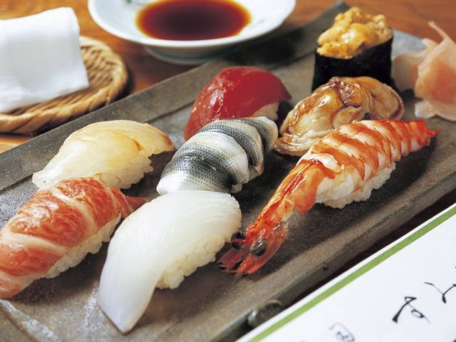 「寿司すみもと」は 松山で味わう江戸前寿司が人気