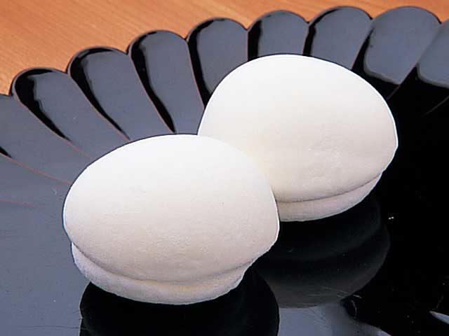 「西岡菓子舗」で銘菓「つるの子」を