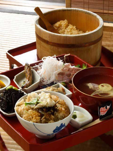 【愛媛・三津浜×観光】天然鯛の鯛めしを古民家で味わう「鯛メシ専門・鯛や」