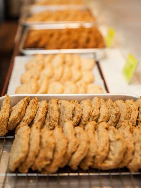 【愛媛・三津浜×観光】新鮮な地元魚介の加工品が人気「練や正雪」