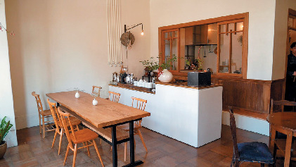 【栃木市・蔵の街でレトログルメ】洋館を改築したレトロモダンなカフェ「Parlour tochigi」