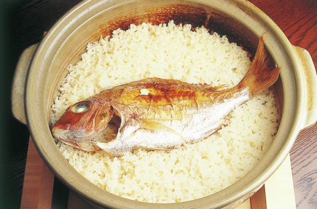 【徳島×魚介】炊き立てのご飯に鯛のうま味がたっぷり♪「徳島魚問屋とゝ喝」