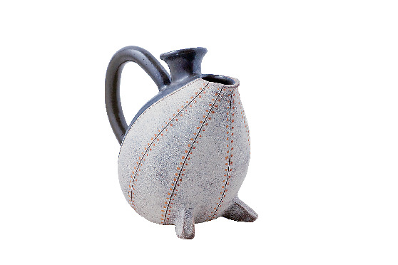 線を生かしたデザインと色彩のコントラスト「市野悟窯」