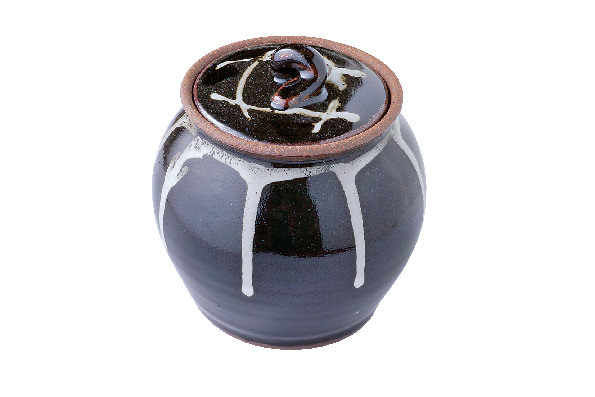 普段づかいが楽しくなる、温かみある器たち「丸八窯」