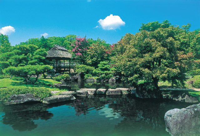 四季折々の自然が美しい日本庭園「姫路城西御屋敷跡庭園 好古園」