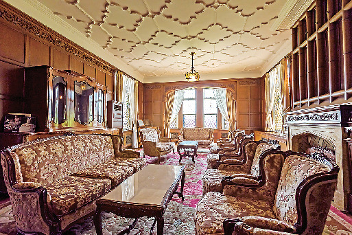 クラシカルな雰囲気の中でゆったりフレンチ「ジェームス邸」