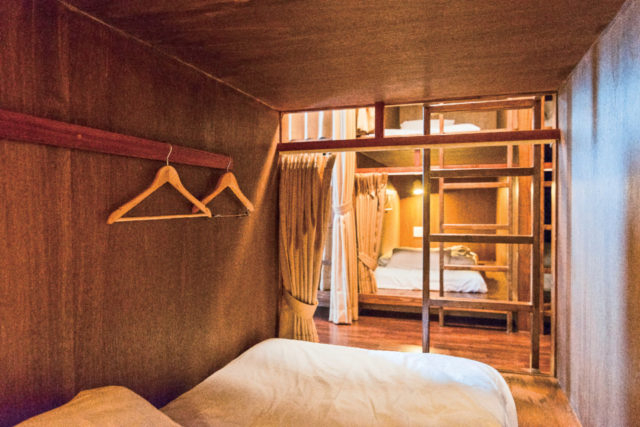 レトロなインテリアが魅力 女性客への配慮も嬉しい「泊まれる純喫茶 ヒトヤ堂」