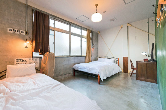 レトロなインテリアが魅力 女性客への配慮も嬉しい「泊まれる純喫茶 ヒトヤ堂」