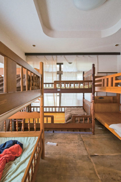 山と茶畑に囲まれた四季を感じる憩いの宿「BACK PACKERS 風流」