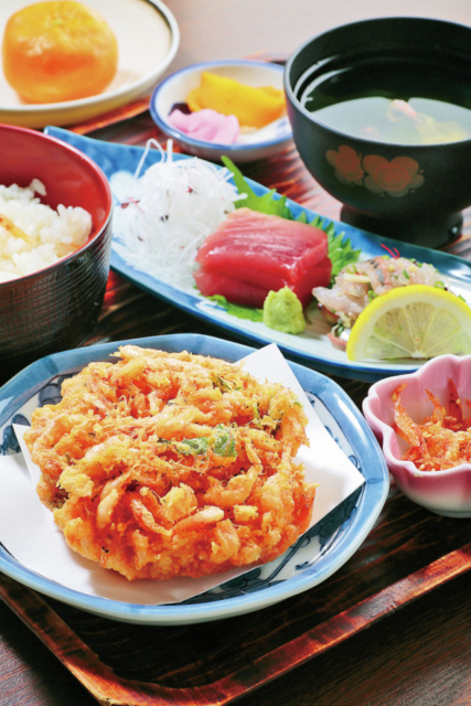 由比の味を凝縮した定食が人気「井筒屋」