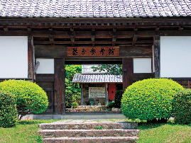 【栃木×益子焼】近現代を代表する陶芸家が自らコレクションした工芸品「濱田庄司記念益子参考館」