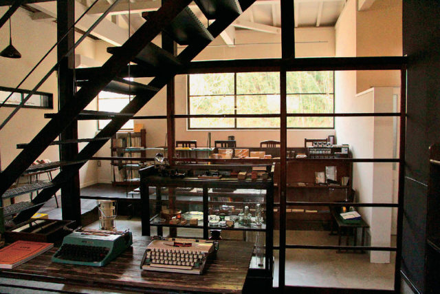 【天浜線×沿線&駅舎巡り】国内外のレトロな文具が並ぶカフェ「stationery cafe konohi」