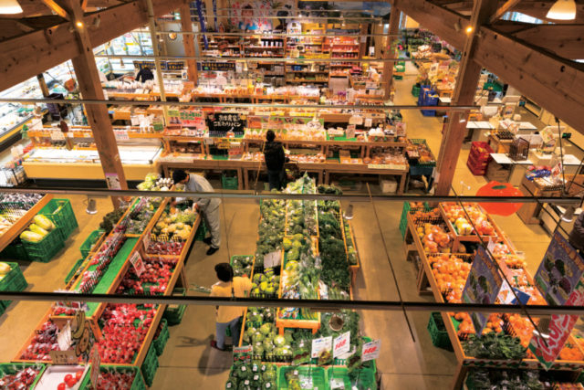 【徳島×産直市】新鮮な野菜や果物、徳島メイドの加工品がずらり「阿波食ミュージアム」