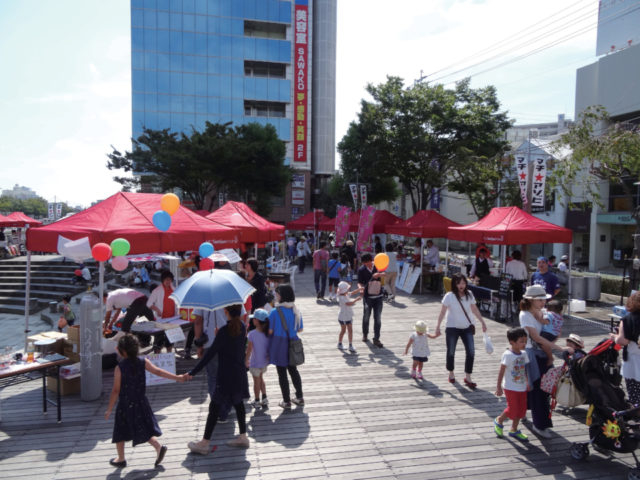 【徳島×産直市】学生がメインで盛り上げる「トモニSunSunマーケット」