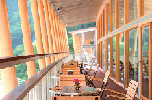 【徳島・祖谷×ドライブ】<立ち寄りSPOT>川遊びの休憩スポット「リバーステーションWest-West」