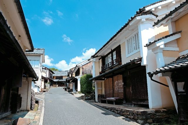 内子は木ろうと白壁の町