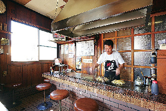 【愛媛・三津浜×観光】先代から続く三津浜焼きの名店「お好み焼 日の出」