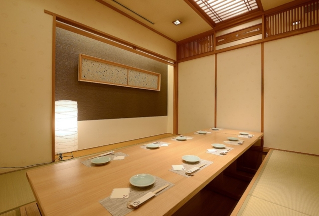 松山ロープウェー街の入り口で南予エリアの郷土料理を「かどや 大街道店」