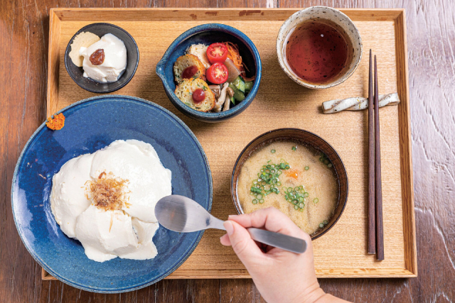 全国でも珍しい石臼挽きのできたて豆腐を召し上がれ「まめ楽」