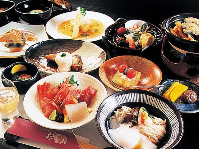 岡三屋 彩かさね