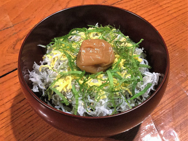 お米にもこだわったボリューミーな丼飯「味くら」