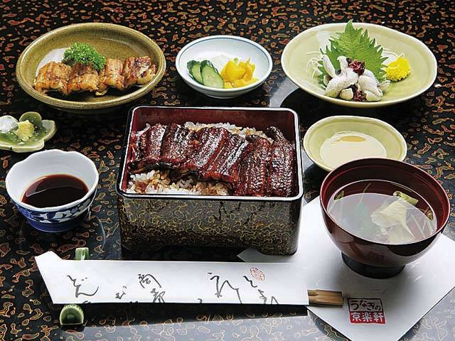 【豊川・豊橋×グルメ】豊川稲荷の門前にあるうなぎの名店「うなぎの京楽軒」