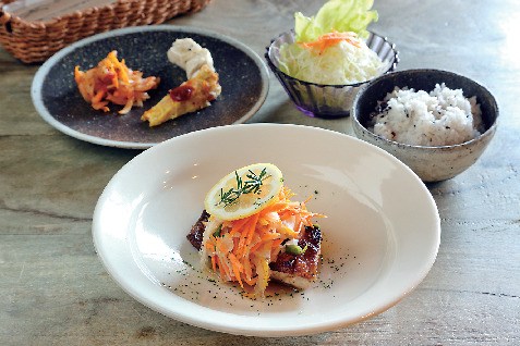 【常滑のカフェ】ni:no