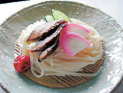 【福井・鯖街道&熊川宿×観光】スイーツからうどんまでくずメニューが大充実!「葛と鯖寿しの店 まる志ん」