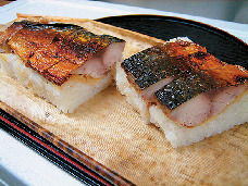 【福井・鯖街道&熊川宿×観光】スイーツからうどんまでくずメニューが大充実!「葛と鯖寿しの店 まる志ん」