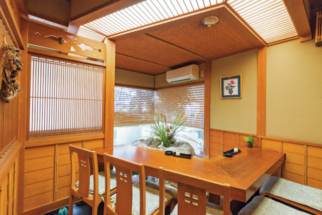 カジュアル割烹が手掛けるちらし寿司仕様の上品丼「磯割烹 佳倉」