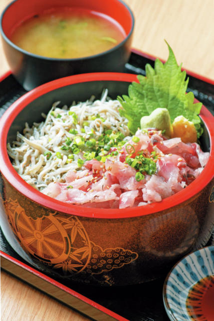 【ラスカ熱海のカフェ・レストラン】伊豆の魚介を使った海鮮料理「伊豆太郎」<3F>