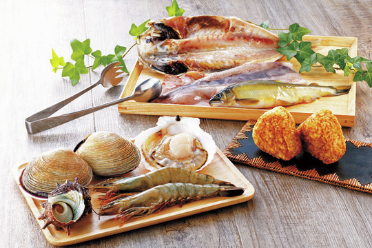 【ラスカ熱海のカフェ・レストラン】駅ビルで楽しむバーベキュー「デジキューBBQテラス」<RF>