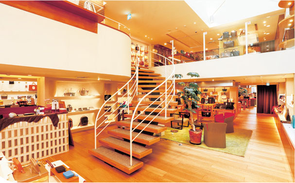 トヨオカ カバン アルチザン アベニュー