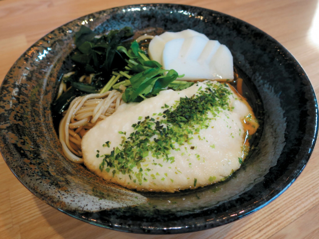 【高尾山の人気とろろそば】打ち立てにこだわった 絶品二八蕎麦「高尾山スミカ」