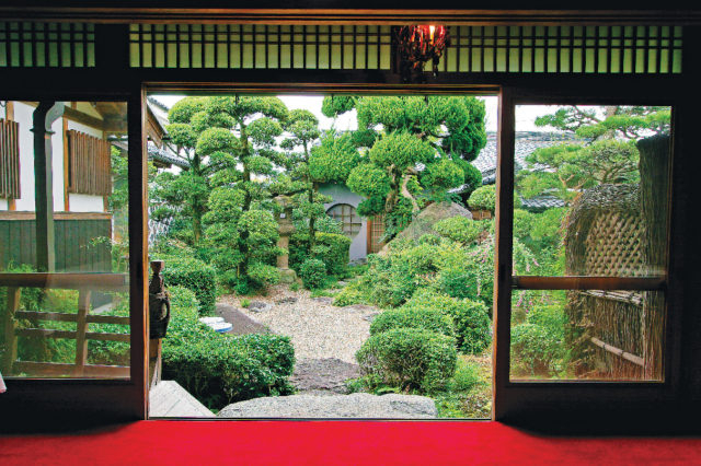 【飛鳥エリア×ランチ】日本庭園と懐石料理を堪能「萩王」