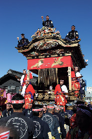 豪華な笠鉾・屋台に注目!