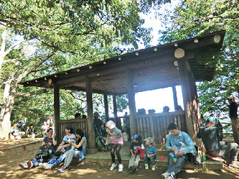 【東京・高尾山×登山➅】眺めのいいあずまや「稲荷山」