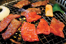 【デイキャンプでバーベキュー】秋川渓谷の秘境にある「ロッヂ神戸岩」