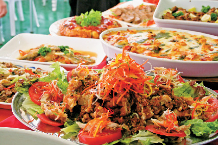 自慢のバイキング