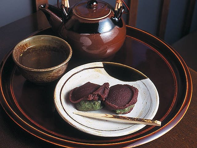 名物の中将餅で一服 中将堂本舗