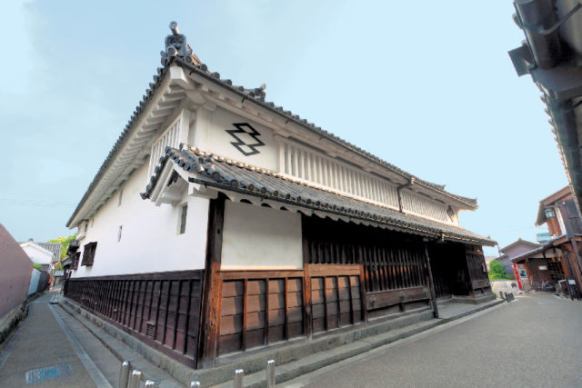 今井町を代表する堂々たるたたずまい「今西家住宅」