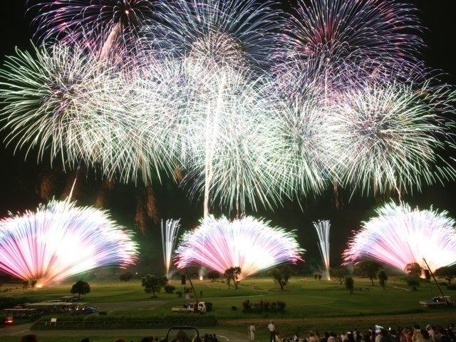 ―壮大なスケールの三尺玉―第14回古河花火大会(茨城県)