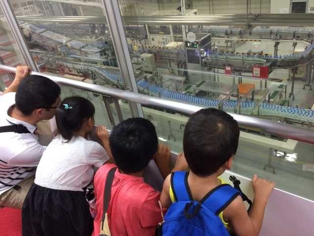 2.【いざ! 工場見学】メモを取り、写真を撮ろう