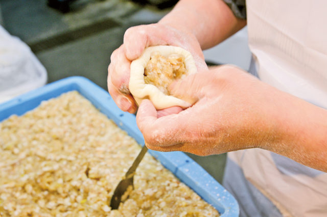 1.551蓬莱の「豚まん」