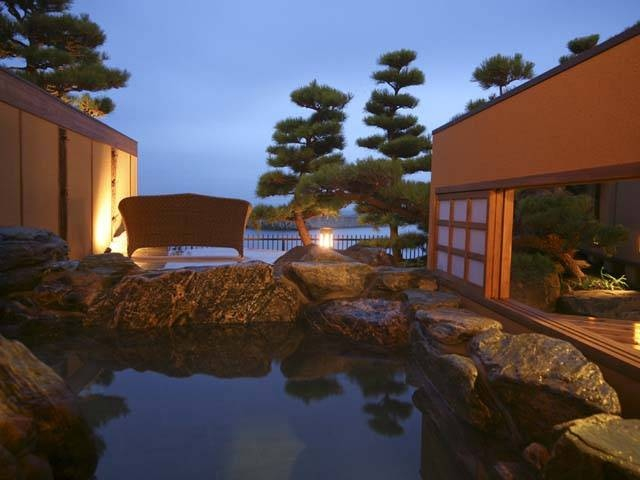 ホテルニューアワジ