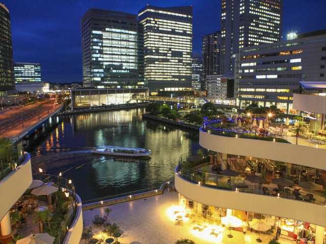 横浜ベイクォーター