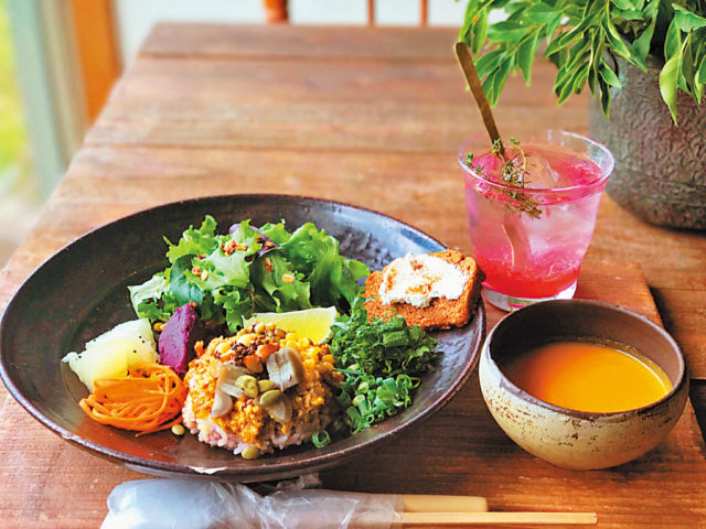 【沖縄中部・北中エリア×外国人住宅カフェ】シンプル&ナチュラルな店主手作りの癒し空間「クルミ舎」